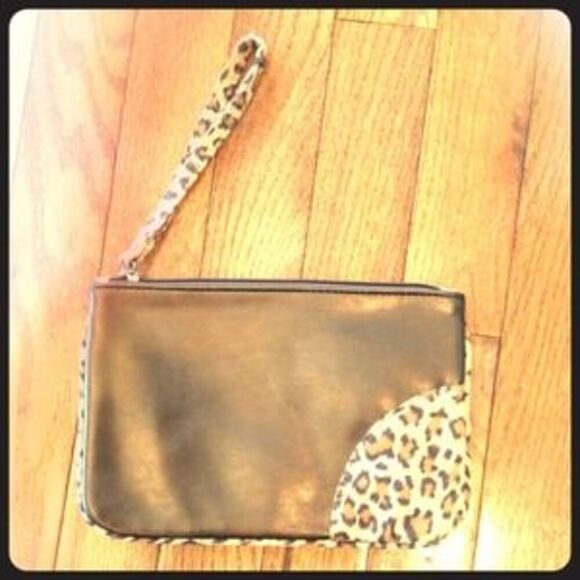 Neiman Marcus Accessories - New Neiman Marcus wristlet!